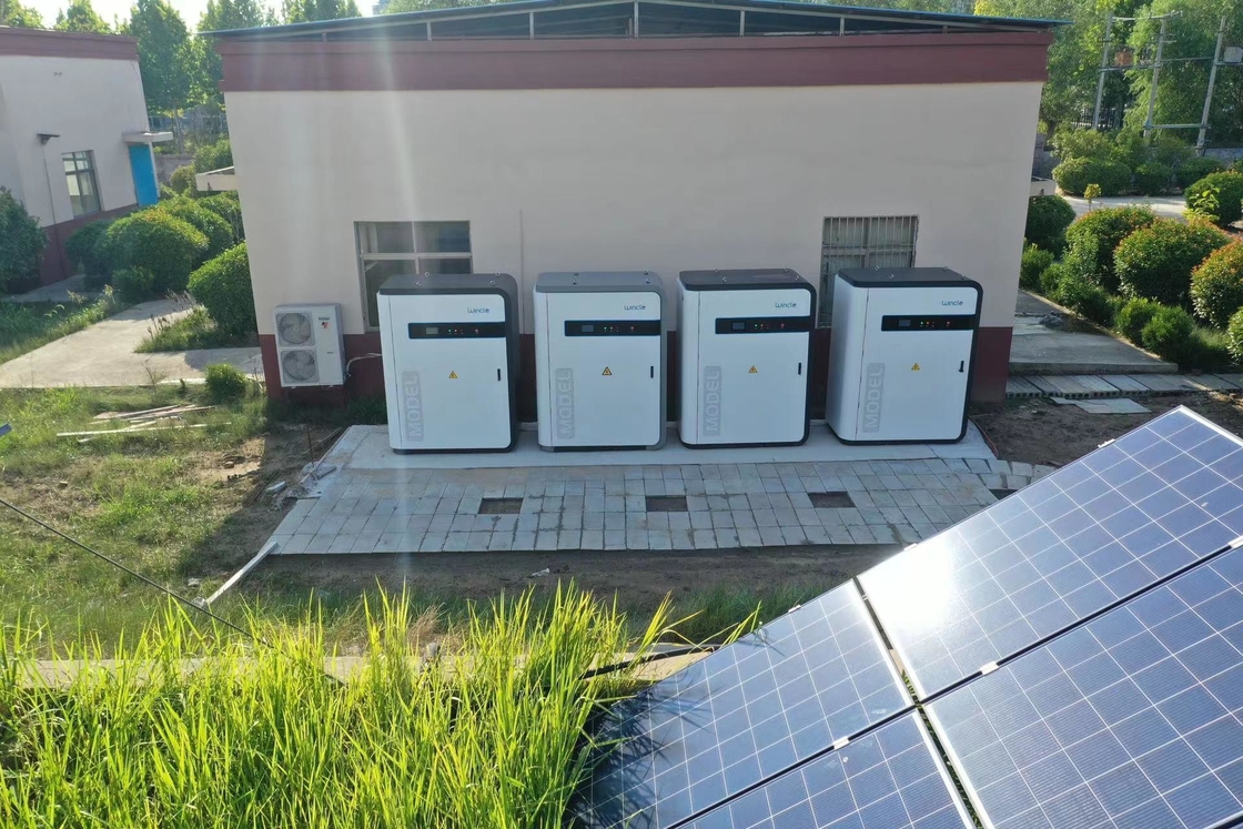 Hoog geïntegreerd 192KWh vloeibare koeling energieopslag systeem 120KW omvormer voor laadstation